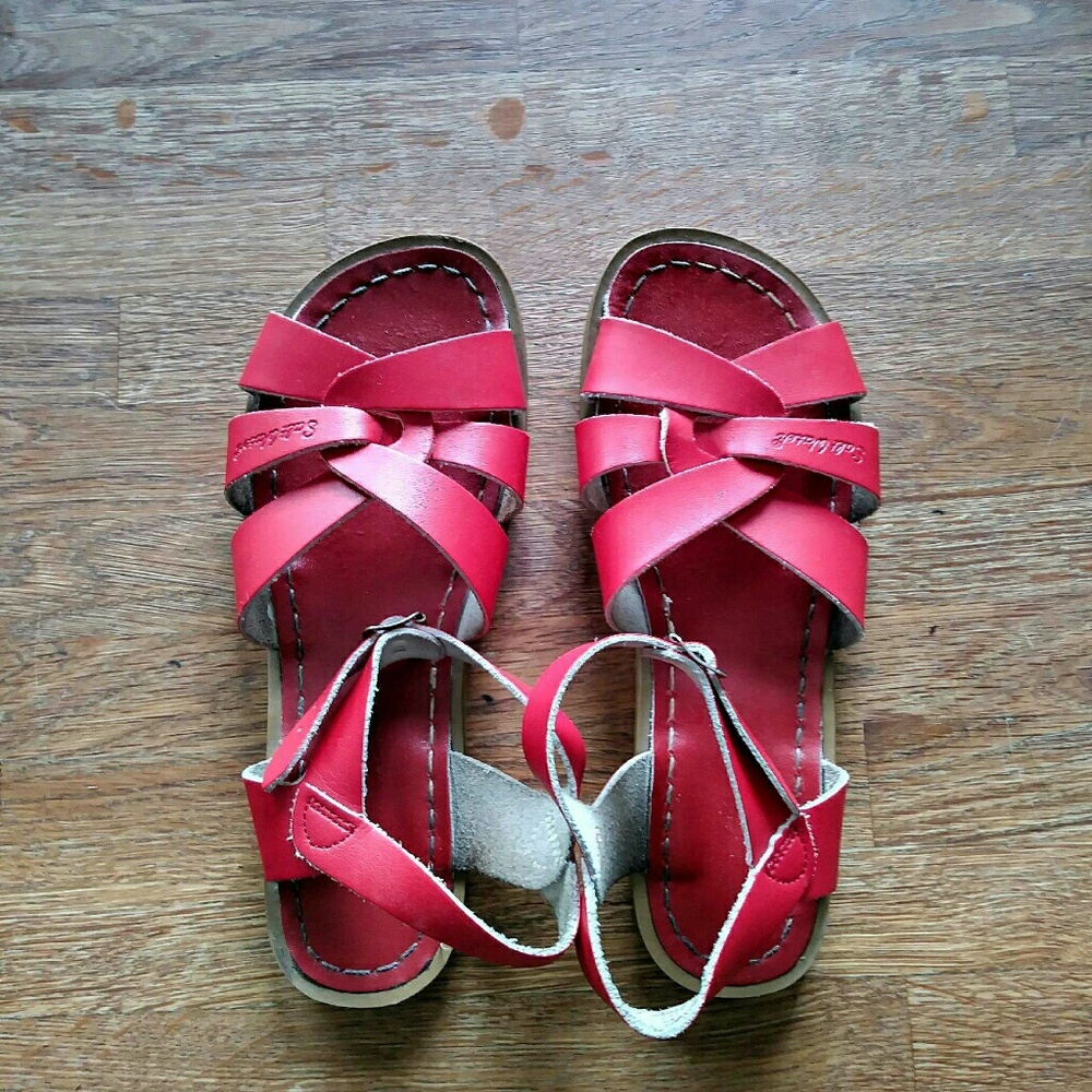 Saltwater sandals